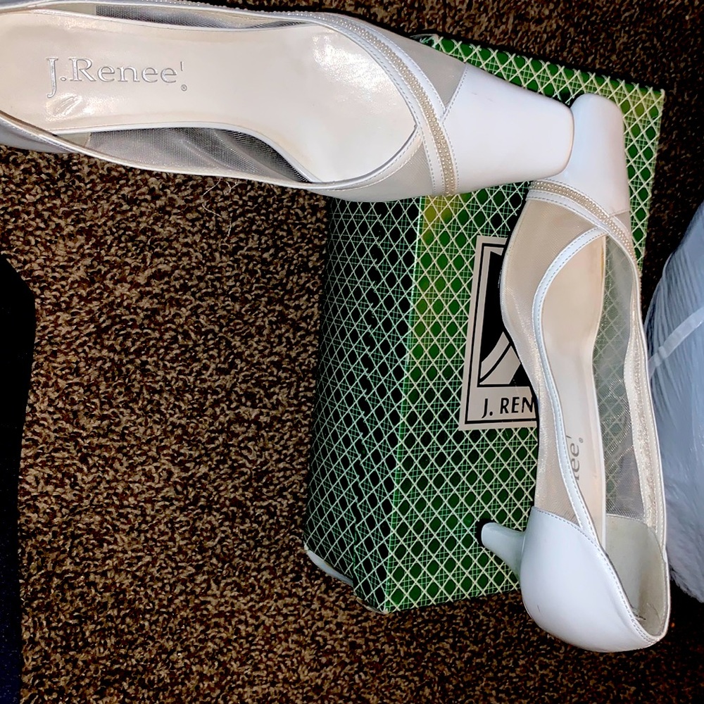 J. RENEÉ WHITE HEELS - Picture 2 of 4